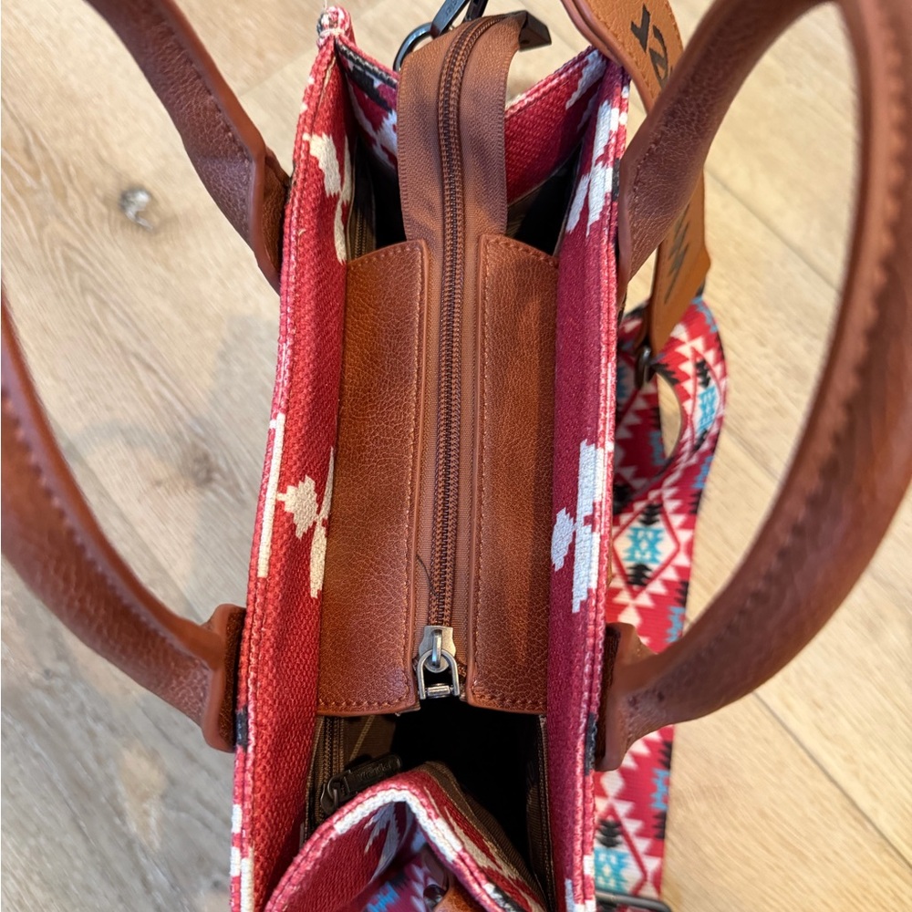 Wrangler Montana West western Aztec Red and Brown cross body tote - Picture 3 of 10